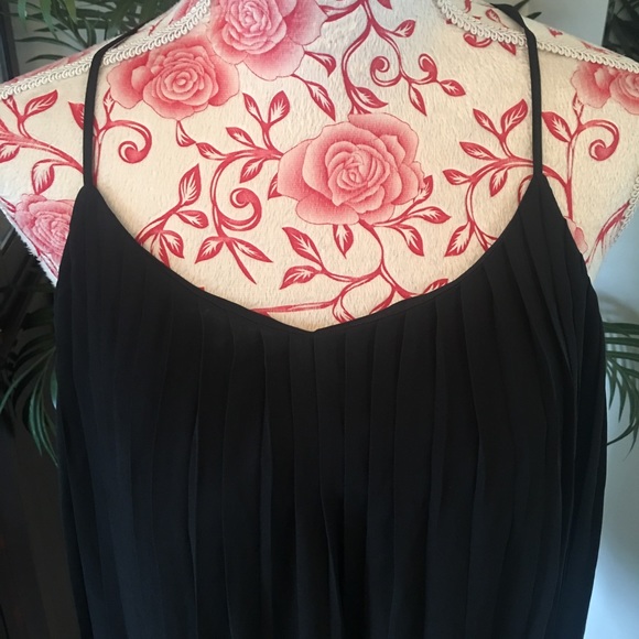 Express Tank Top - Picture 2 of 6